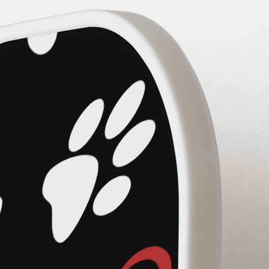 Patroon van poten, witte poten, rode poten, harten pickleball paddle (Links Detail)