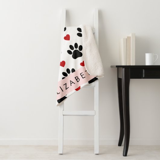 Patroon van poten, zwarte poten, rode harten, Jouw Sherpa Deken (In situ)