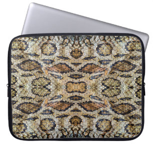 patroon van slangenhuid.  dierlijke afdruk laptop sleeve