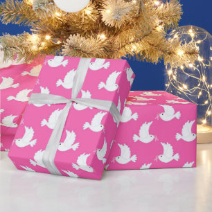 Patroon voor borstkankerbewustzijn met witte vogel cadeaupapier