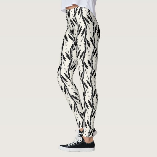 Patroon voor decoratieve zwarte wijnstokken leggings (Links)