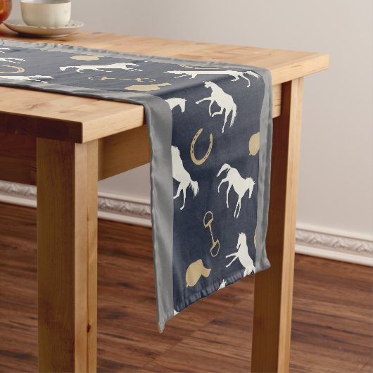 Patroon voor gouden en ivoren Engelse paarden Lange Tafelloper (Voorbeeld)