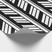 Patroon voor zwarte en witte Chevron Stripes Cadeaupapier (Hoek)