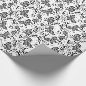 Patroon voor zwarte en witte vlinders en bloemen cadeaupapier (Hoek)