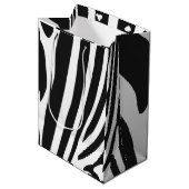 Patroon voor zwarte en witte Zebra-strepen Medium Cadeauzakje (Voorkant Gekanteld)
