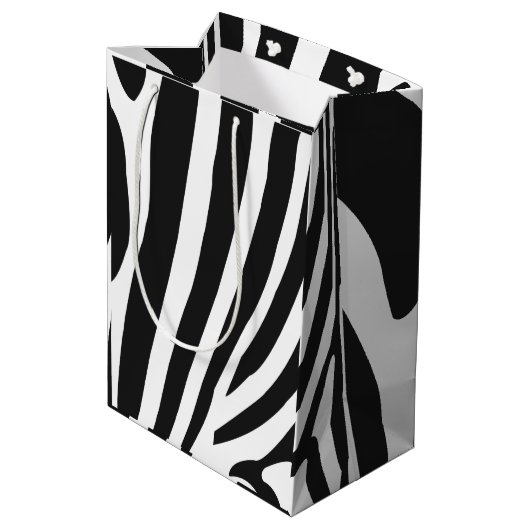 Patroon voor zwarte en witte Zebra-strepen Medium Cadeauzakje (Achterkant Gekanteld)