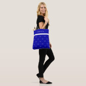 Patroonnaam koninklijk blauw wit monogram initiaal tote bag (Op model)