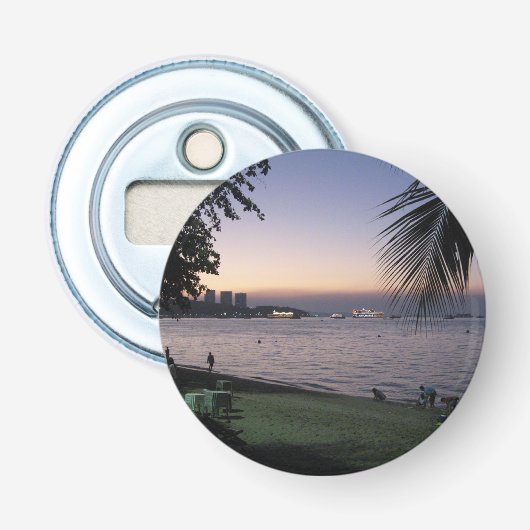 Pattaya Beach Sunset ... Chonburi, Thailand Button Flesopener (Voorkant)