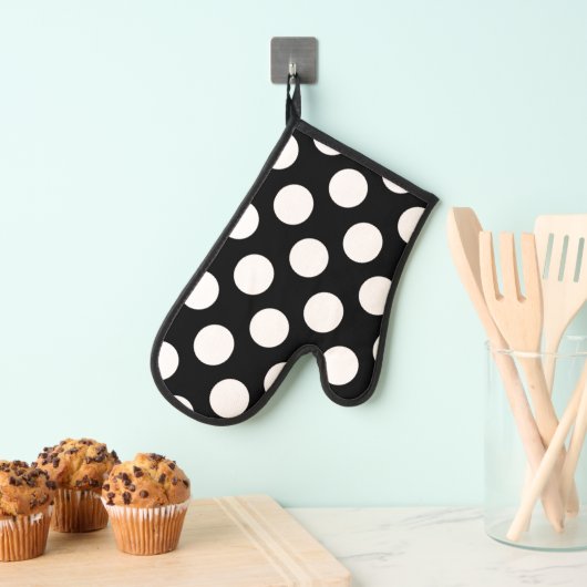 Pattern Big White Polka Dots on Black Ovenwant (Insitu(Ophanging))