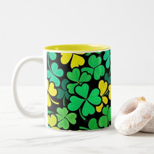 Pattern St. Patrick's Day Clovers Tweekleurige Koffiemok (Met donut)