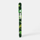 Patterned Shamrocks iPhone 16 Hoesje (Linkerkant)