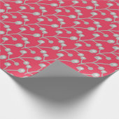 Patterned Silver-Grey Foliage on Bright Pink Red Cadeaupapier (Hoek)