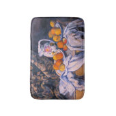 Paul Cezanne - Nog steeds leven met een gordijn Badmat (Voorkant Verticaal)