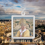 Paus Benedict XVI met Vaticaanstad Zilver Vergulden Ketting<br><div class="desc">Paus Benedictus XVI (geboren Joseph Aloisius Ratzinger op 16 april 1927) is de paus Emeritus van de katholieke kerk. Van 2005 tot 2013 was hij de 265ste paus. In die hoedanigheid was hij zowel de leider van de katholieke kerk als de soevereine staat Vaticaanstad. Contact opnemen op admin@giftsyoutreasure.com</div>