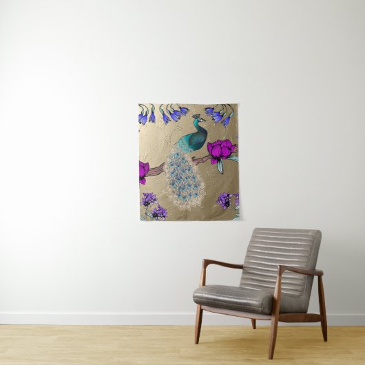 pauw in goud wandkleed (In situ)