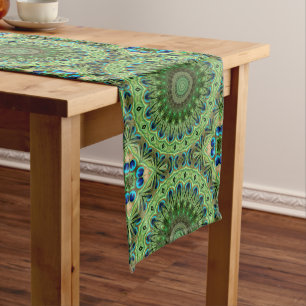 Pauwveer Mandala Smaragd en Blauwe Symmetrie Medium Tafelloper