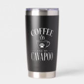 Paw Koffie En Mijn Cavapoo Liefhebber Zwart Geïsoleerde Drinkbeker (Voorkant)