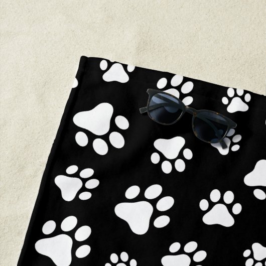 Paw Pattern, Dog Paws, Black and White, Jouw naam Strandlaken (In situ)