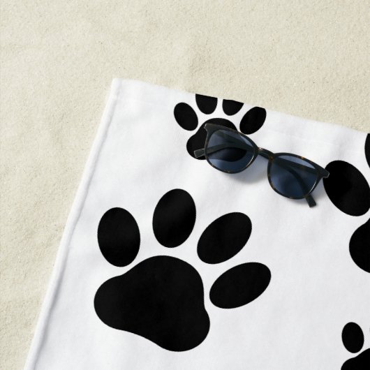Paw Pattern, Dog Paws, Black and White, Jouw naam Strandlaken (In situ)