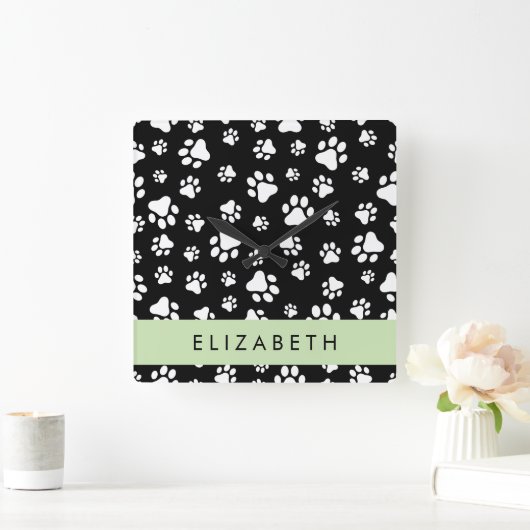 Paw Pattern, Dog Paws, Black and White, Jouw naam Vierkante Klok (Huis)