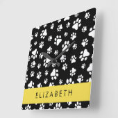 Paw Pattern, Dog Paws, Black and White, Jouw naam Vierkante Klok (Hoek)