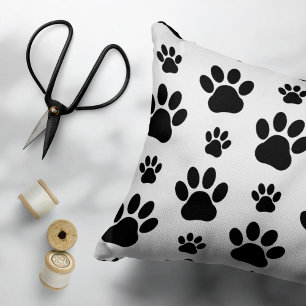 Paw Pattern, Dog Paws, Paw Prints, Black and White Accent Kussen
