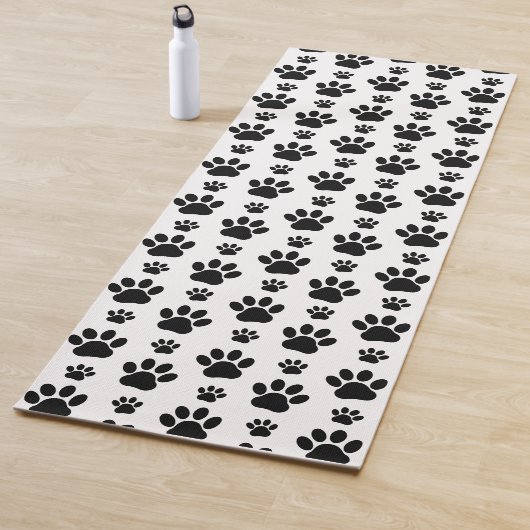 Paw Pattern, Dog Paws, Paw Prints, Black and White Yogamat (In situ)