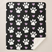 Paw Pattern, Dog Paws, White Paws, Lila Hearts Sherpa Deken (Voorkant)