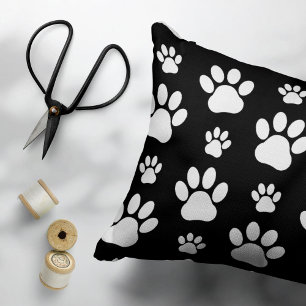 Paw Pattern, Paw Prints, Dog Paws, Black and White Accent Kussen