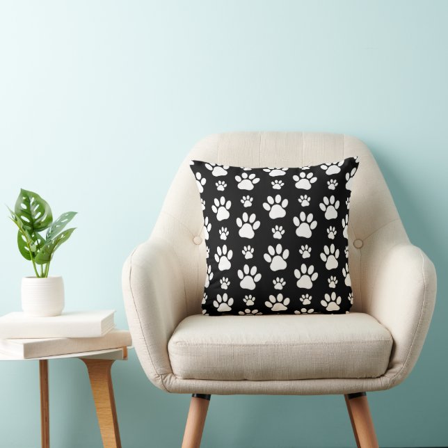Paw Pattern, Paw Prints, Dog Paws, Black and White Kussen (Stoel)