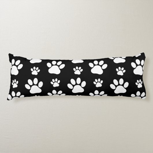 Paw Pattern, Paw Prints, Dog Paws, Black and White Lichaamskussen (Voorkant)
