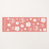 Paw Print Doga-Modern Monogram Contented Coral Yogamat (Voorkant (horizontaal))