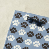 Paw Print Pattern Silver Blue Strandlaken (In situ)