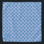 Paw Prints Gepersonaliseerde Hond Blauw Bandana<br><div class="desc">Een schattige blauwe hond bandana met een poot print patroon. Personaliseer het met de naam van je hond. © ArianeC Illustraties-Alle rechten voorbehouden</div>