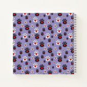 Paw Prints met rode harten op blauw Notitieboek (Achterkant)
