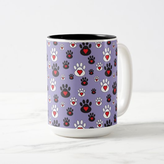 Paw Prints met rode harten op blauw Tweekleurige Koffiemok (Voorkant rechts)