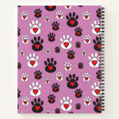 Paw prints met rode harten op roze notitieboek (Achterkant)