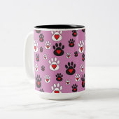 Paw prints met rode harten op roze tweekleurige koffiemok (Voorkant links)