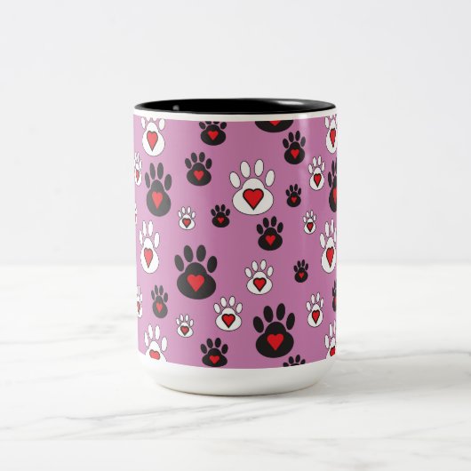 Paw prints met rode harten op roze tweekleurige koffiemok (Center)
