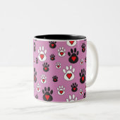 Paw prints met rode harten op roze tweekleurige koffiemok (Voorkant rechts)