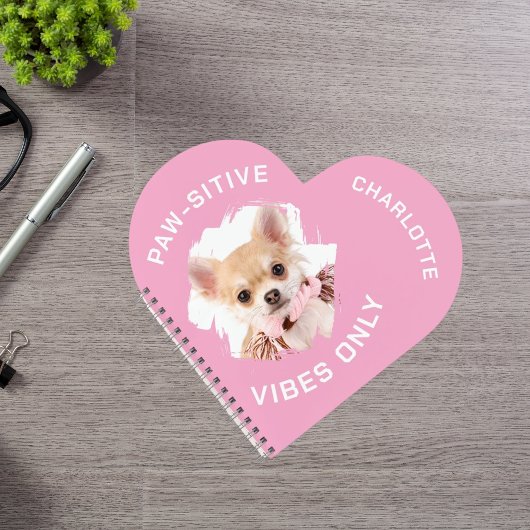 Paw-sensitive vibes alleen hond foto meisje notitieboek