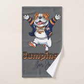 Paw-some Jump | Happy Bulldog Art Bad Handdoek (Handdoek)