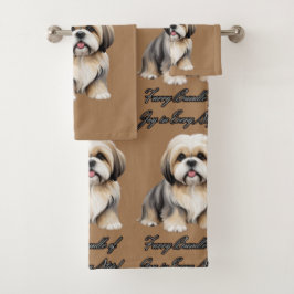 Paw-some schattigheid: pluizige pup in zachte tint bad handdoek