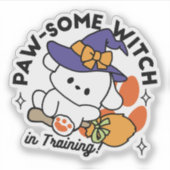 Paw-some Witch in Training - Schattigee Halloween- Sticker (Voorkant)