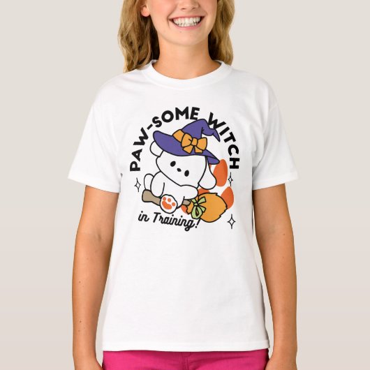 Paw-some Witch in Training - Schattigee Halloween- T-shirt (Voorkant)