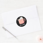 Pawfee Break Funny Cat Coffee Pun Dark BG Ronde Sticker (Envelop)