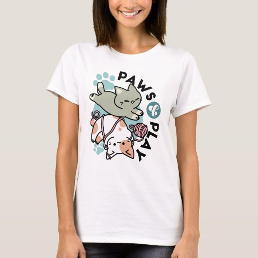 Paws and Play – Adorable Cat Illustration T-shirt (Voorkant)