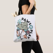 Paws and Play – Adorable Cat Illustration Tote Bag (Dichtbij)