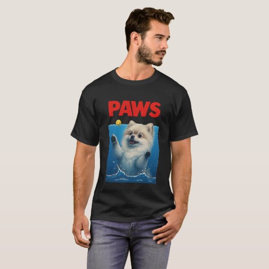 Paws Parody Black dog Chasing a Cute Scared Mouse  T-shirt (Voorkant volledig)