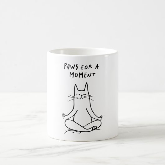 Paws voor een Ogenblik – Mediterende Kat Grappige  Koffiemok (Center)